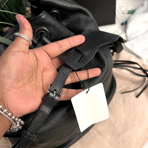 BALENCIAGA bucket papier bag. …… - Picture 8 of 17